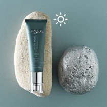 Aclara e ilumina tu piel con White Pearl Cream SPF50 de LeviSsime.