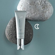 Niacinamida y Ácido Tranexámico para un tono uniforme y renovado.