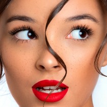 Rímel Andreia What The Curl negro para maquillaje profesional