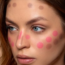 Maquillaje profesional Andreia colorete y contouring en crema