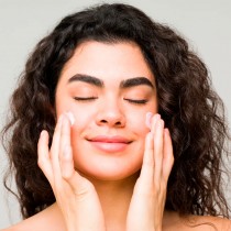 Protector solar facial BodyBoom SPF50 40ml, crema de alta protección para una piel cuidada y segura.