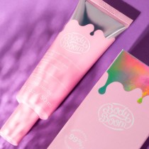 Crema hidratante piel mixta BodyBoom, tratamiento facial profesional para mantener la piel equilibrada.