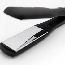 Plancha profesional Corioliss The Wide Black con placas anchas de titanio de 40mm.