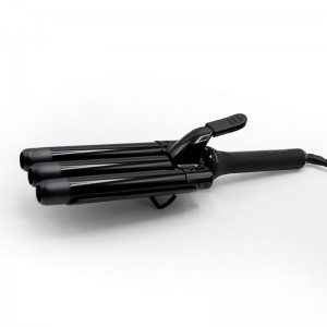 Tenacilla Corioliss Triple Barrel, herramienta profesional para crear ondas definidas y duraderas.