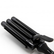 Tenacilla triple Corioliss, aparatología para peluqueros que buscan acabados de calidad.
