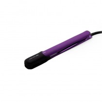 Plancha Corioliss C5 morada, con tecnología de titanio para un alisado profesional duradero.