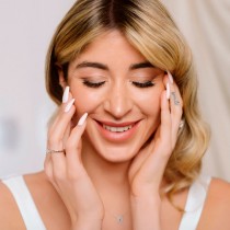 Kit de esmaltes para manicura profesional en bodas y eventos especiales.
