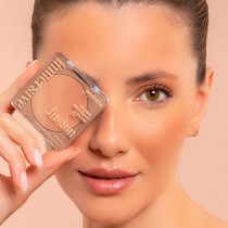 Producto de estética con pigmentos equilibrados que se adaptan a diferentes tonos de piel.