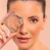 Producto de estética con pigmentos equilibrados que se adaptan a diferentes tonos de piel.