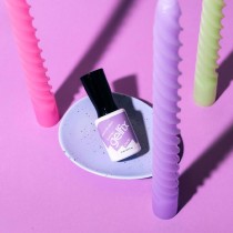 esmalte lila claro profesional Katai Gelfix Soria