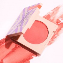 colorete en polvo Eveline Better Than Perfect para look natural