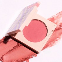 colorete en polvo Eveline Better Than Perfect para look natural