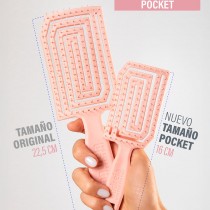 cepillo Andreia rosa fabricado con plástico reciclado OBP