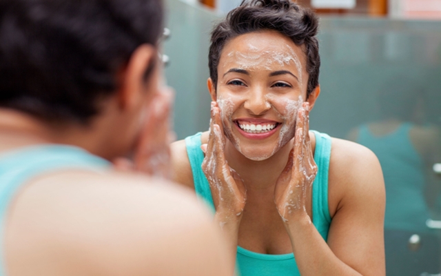 5 errores al limpiar tu rostro
